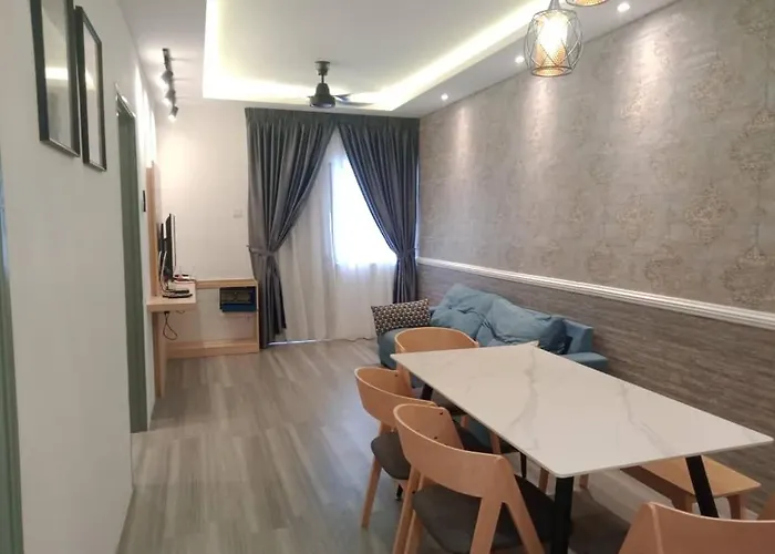 Muslim Homestay Blue Adik Aisyah Apartment