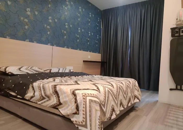 Muslim Homestay Blue Adik Aisyah Apartment