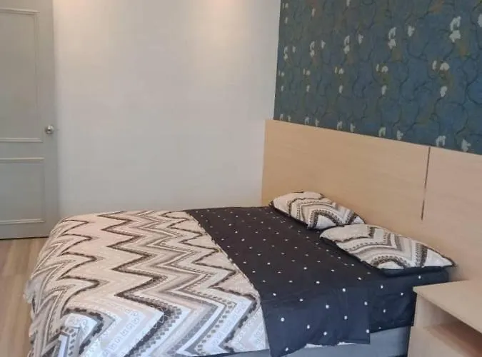Muslim Homestay Blue Adik Aisyah Apartment