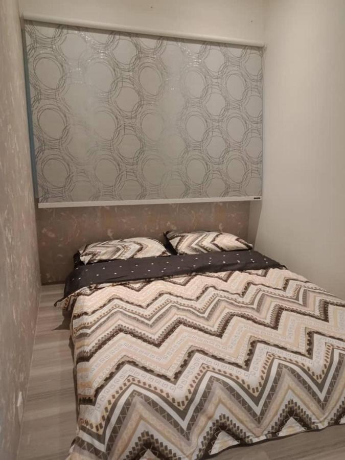 Muslim Blue Adik Aisyah Apartment