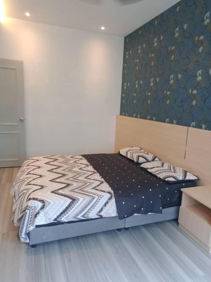 Apartment Muslim Blue Adik Aisyah